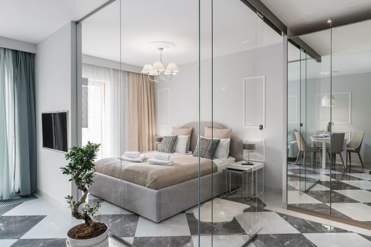 Queen Apartment กดิเนีย ภายนอก รูปภาพ