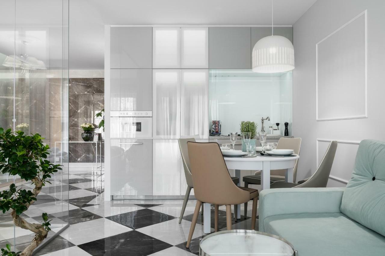 Queen Apartment กดิเนีย ภายนอก รูปภาพ