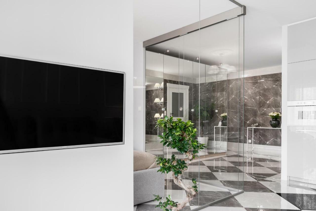 Queen Apartment กดิเนีย ภายนอก รูปภาพ