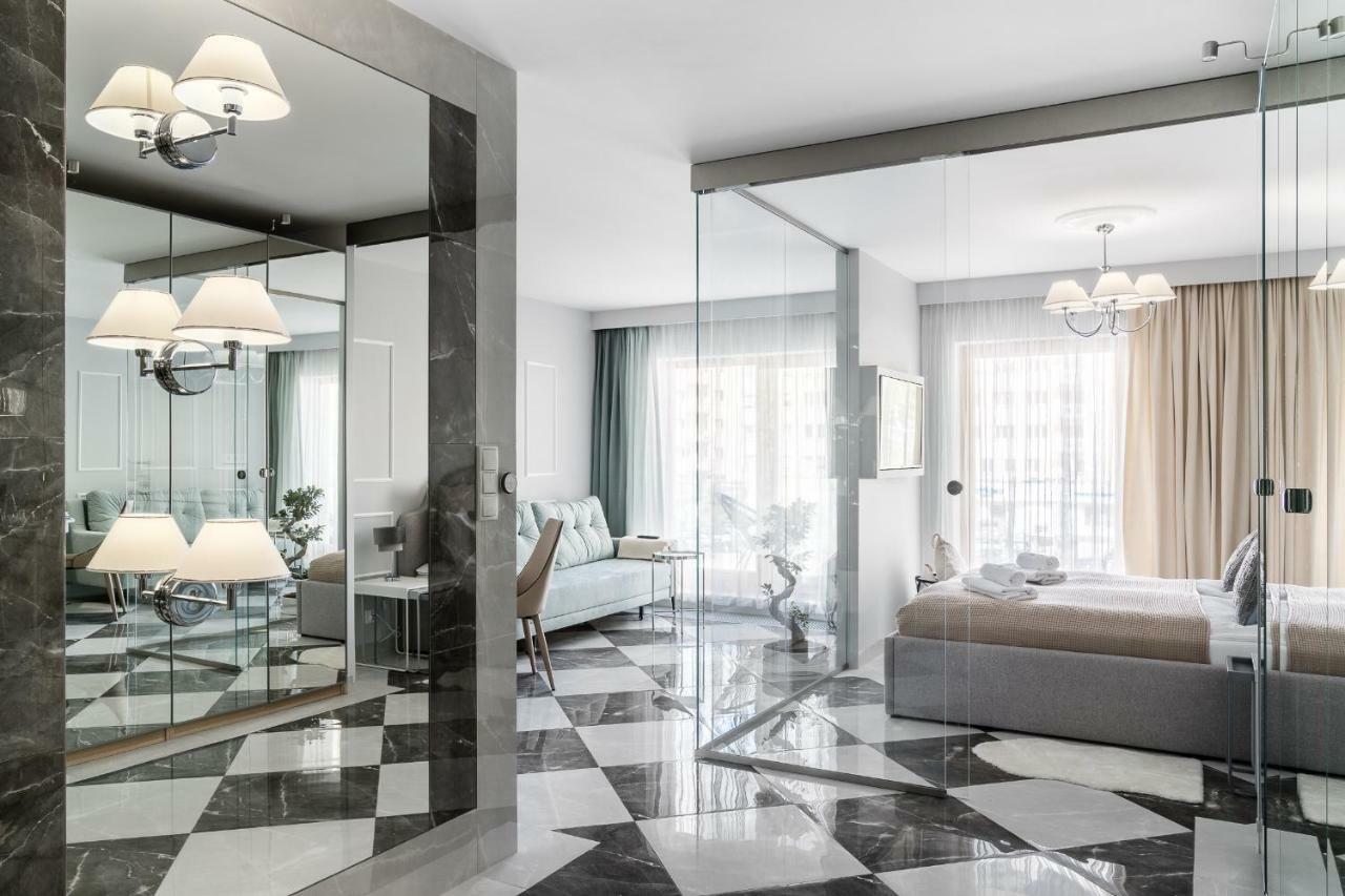 Queen Apartment กดิเนีย ภายนอก รูปภาพ