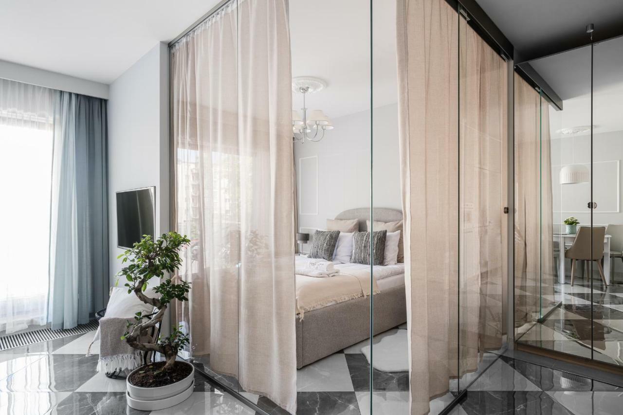 Queen Apartment กดิเนีย ภายนอก รูปภาพ