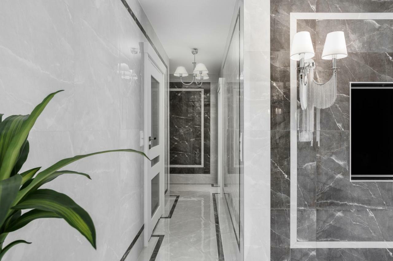 Queen Apartment กดิเนีย ภายนอก รูปภาพ