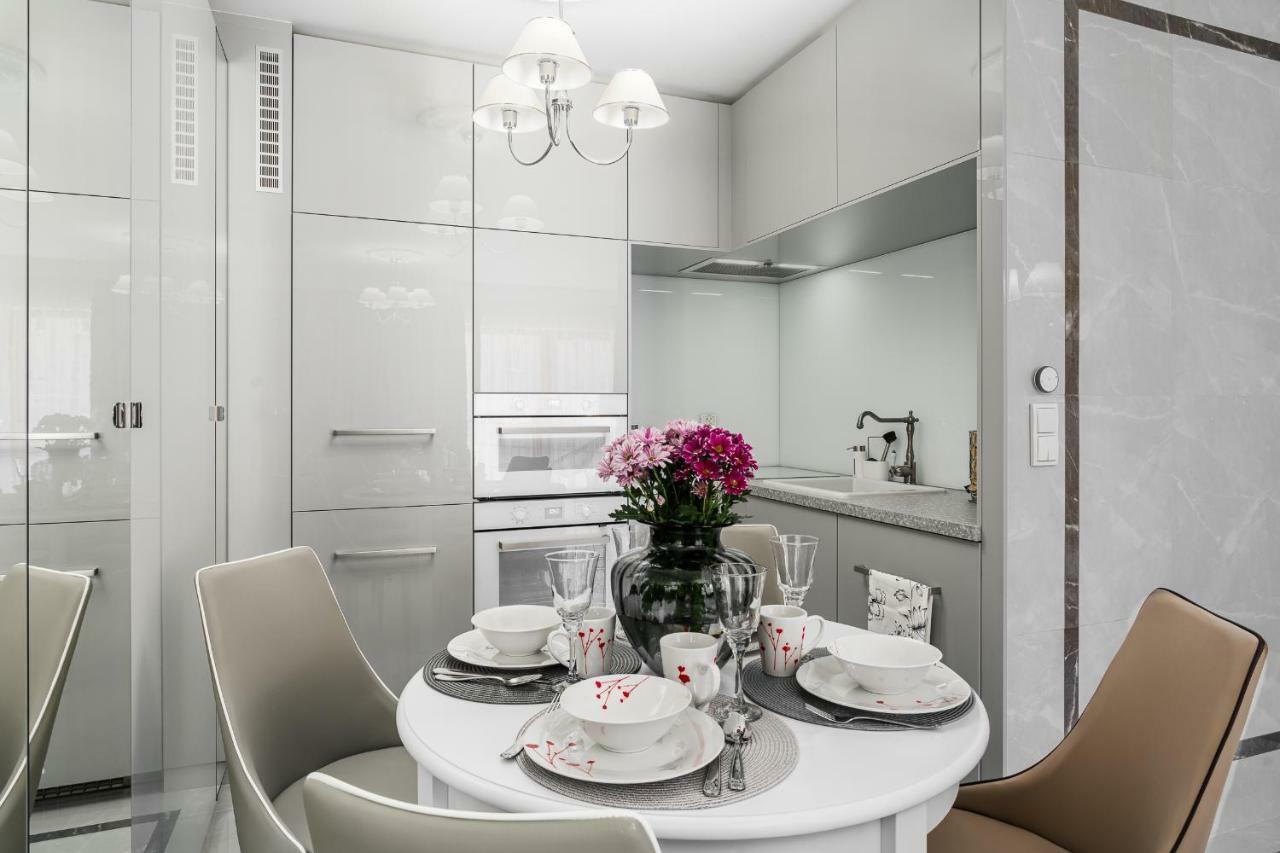 Queen Apartment กดิเนีย ภายนอก รูปภาพ